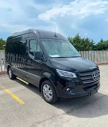 Mercedes Sprinter minibus